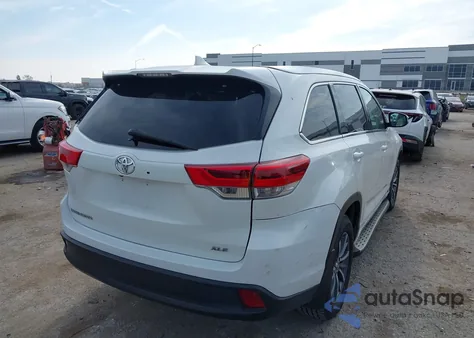 2017 Toyota Highlander Xle z USA, uszkodzony, nr VIN 5TDKZRFHXHS189801
